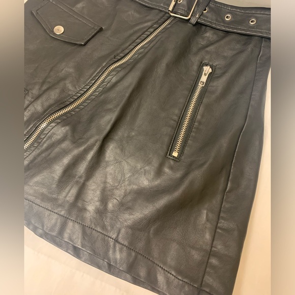 SEEK The Label Vegan Leather Asymmetrical Skirt Sz XS - Picture 3 of 9